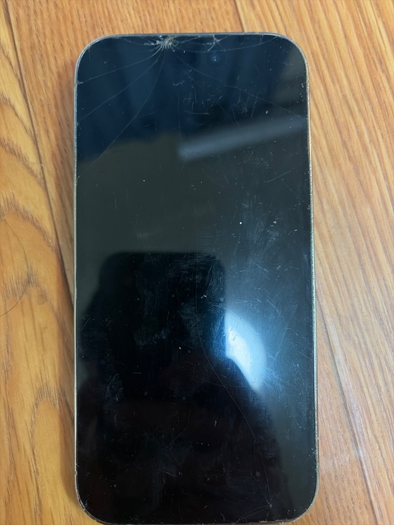 iPhone 14 Pro 128GB Softbank（スマホ）の商品画像 - 査定依頼日：2026年3月19日 - 最高査定価格：36,000円