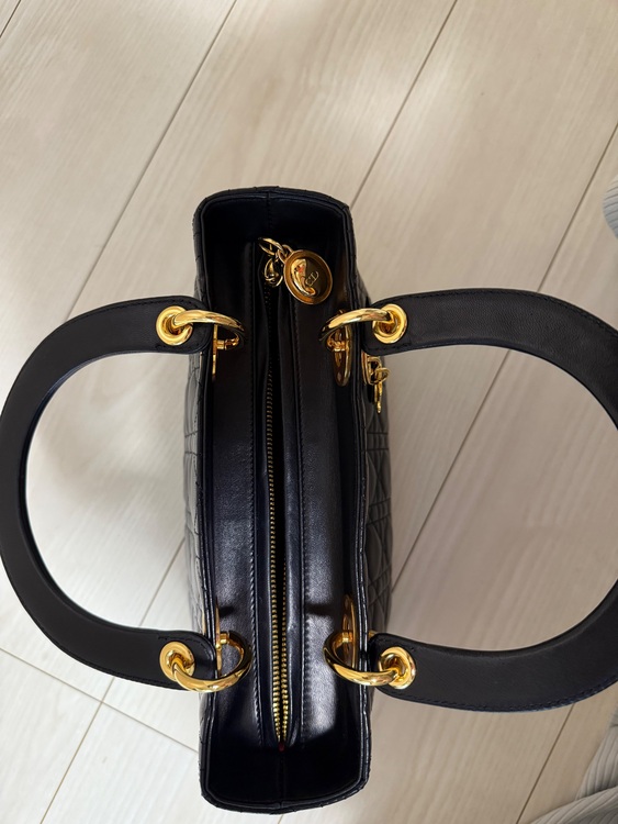 レディディオール（ブランドバッグ）の商品画像 - 査定依頼日：2025年9月26日 - 最高査定価格：330,000円