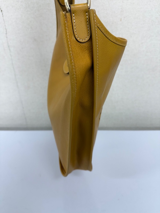 エブリン（ブランドバッグ）の商品画像 - 査定依頼日：2026年4月16日 - 最高査定価格：200,000円