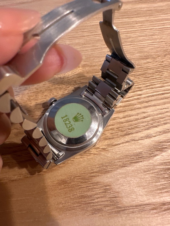 ロレックス デイデイト （高級時計）の商品画像 - 査定依頼日：2025年6月9日 - 最高査定価格：3,000,000円