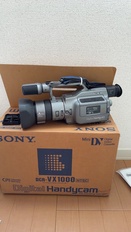 DCR-VX1000（カメラ）の商品画像 - 査定依頼日：2026年8月7日 - 最高査定価格：22,000円