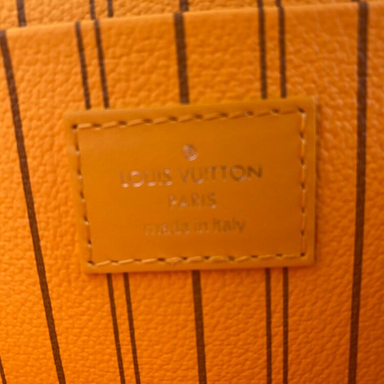 バニティニースミニ（ブランドバッグ）の商品画像 - 査定依頼日：2025年2月20日 - 最高査定価格：125,000円