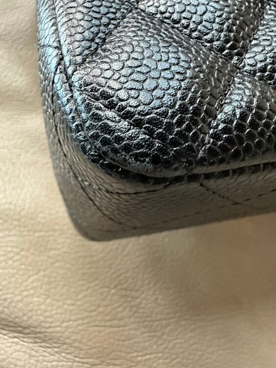 マトラッセ　キャビアスキン　ダブルフラップ　25cm（ブランドバッグ）の商品画像 - 査定依頼日：2025年1月31日 - 最高査定価格：800,000円