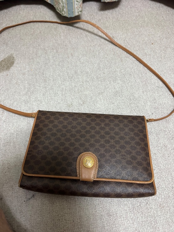 バック（ブランドバッグ）の商品画像 - 査定依頼日：2026年3月9日 - 最高査定価格：3,500円