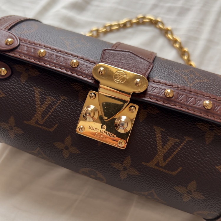 M57835（ブランドバッグ）の商品画像 - 査定依頼日：2026年10月19日 - 最高査定価格：140,000円