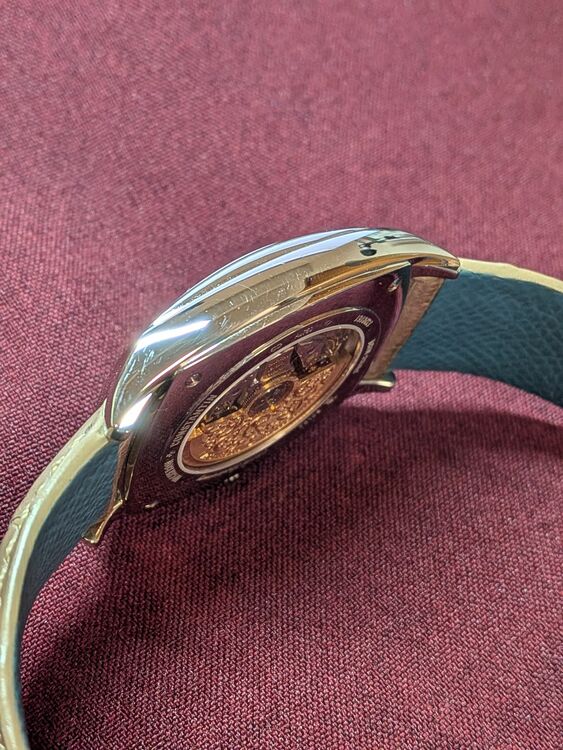 ハーモニー デュアルタイム  K18WG（高級時計）の商品画像 - 査定依頼日：2025年9月12日 - 最高査定価格：2,000,000円