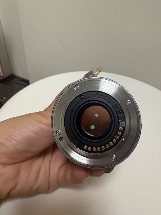 OLYMPUS 45mm F1.8 シルバー（カメラ）の商品画像 - 査定依頼日：2026年8月15日 - 最高査定価格：20,000円
