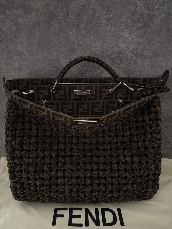 フェンディ  （ブランドバッグ）の商品画像 - 査定依頼日：2025年10月6日 - 最高査定価格：220,000円