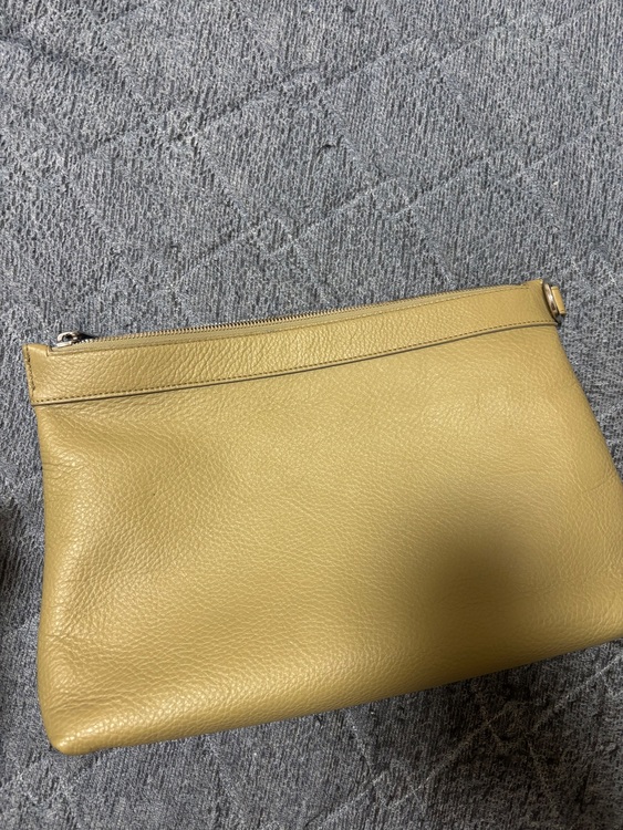 ボッテガ・ヴェネタ  （ブランドバッグ）の商品画像 - 査定依頼日：2025年9月9日 - 最高査定価格：17,000円