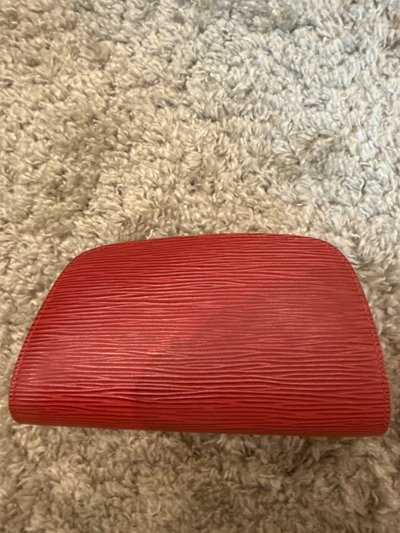 ポーチ　エピ（ブランド財布・小物）の商品画像 - 査定依頼日：2025年10月13日 - 最高査定価格：3,000円