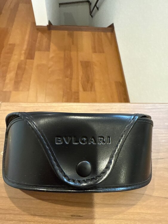 ブルガリ財布、ブルガリ眼鏡（ブランド財布・小物）の商品画像 - 査定依頼日：2025年4月13日 - 最高査定価格：100,000円