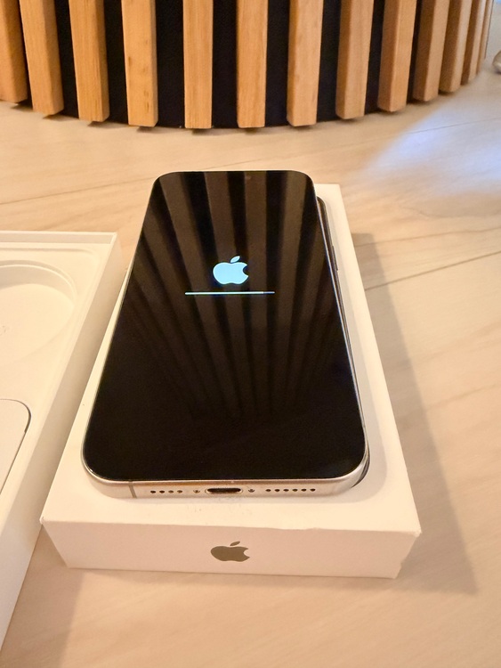 iPhone 15 pro max（スマホ）の商品画像 - 査定依頼日：2025年9月23日 - 最高査定価格：94,000円