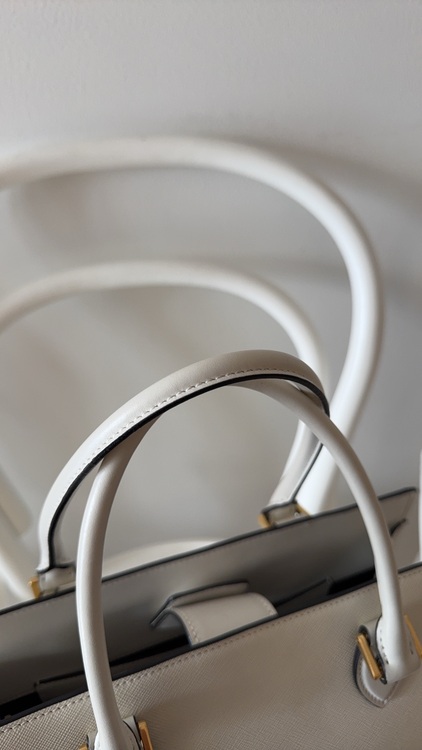 バッグ（1ba227）カラー: bianco（ブランドバッグ）の商品画像 - 査定依頼日：2025年6月4日 - 最高査定価格：120,000円