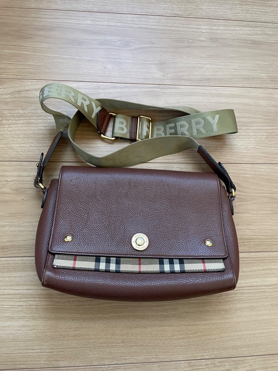 BURBERRYバッグ（ブランドバッグ）の商品画像 - 査定依頼日：2025年12月7日 - 最高査定価格：30,000円