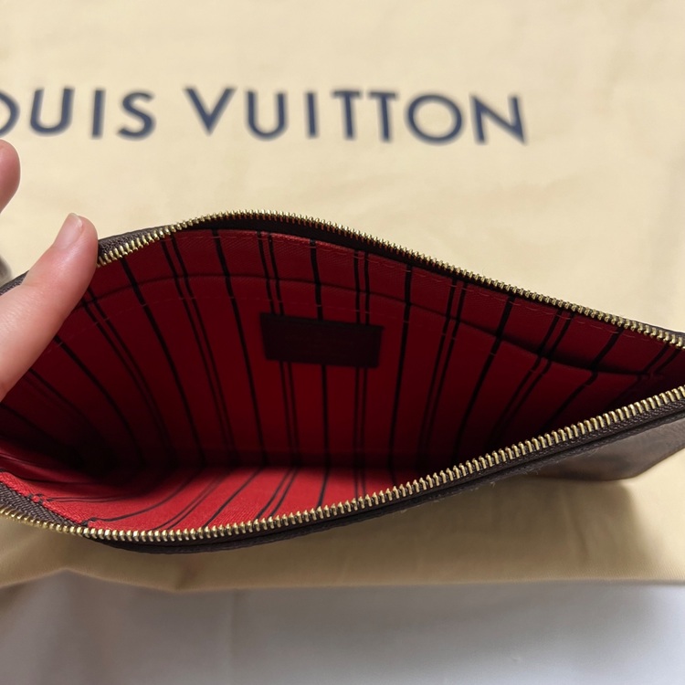 ルイヴィトン ダミエ （ブランドバッグ）の商品画像 - 査定依頼日：2025年6月27日 - 最高査定価格：200,000円