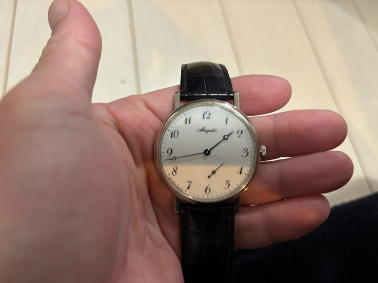 7147 黒（高級時計）の商品画像 - 査定依頼日：2025年4月10日 - 最高査定価格：1,650,000円