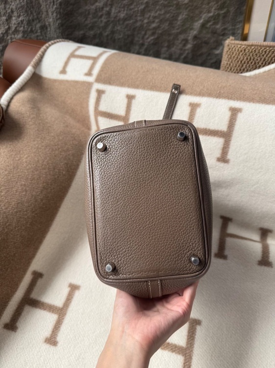 ピコタンロック18（ブランドバッグ）の商品画像 - 査定依頼日：2025年6月28日 - 最高査定価格：310,000円