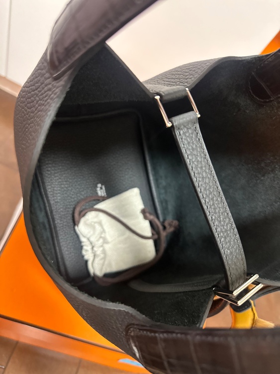 ピコタン　タッチ　ノアール（ブランドバッグ）の商品画像 - 査定依頼日：2026年1月14日 - 最高査定価格：750,000円