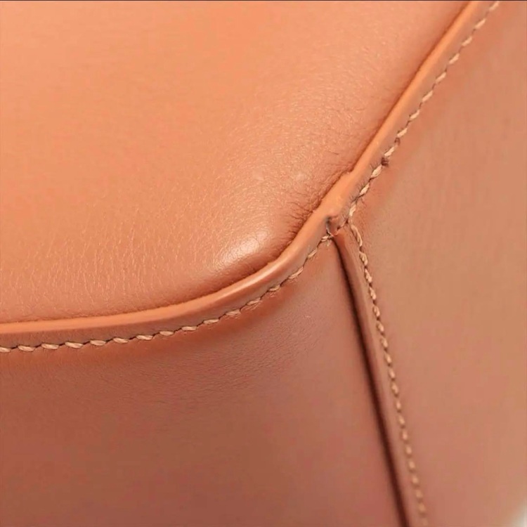 LOEWE HAMMOCK HOBO MINI 　TAN　AS38G13X01（ブランドバッグ）の商品画像 - 査定依頼日：2025年9月27日 - 最高査定価格：130,000円