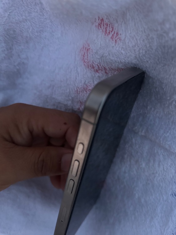 iPhone 15 Pro 256GB SIMフリー（スマホ）の商品画像 - 査定依頼日：2025年6月30日 - 最高査定価格：110,000円