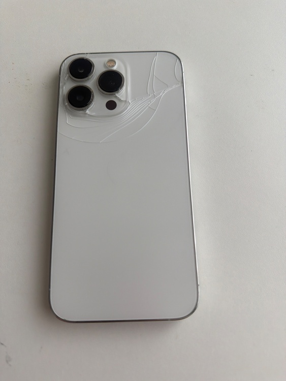 iPhone13Pro（スマホ）の商品画像 - 査定依頼日：2026年6月30日 - 最高査定価格：25,000円