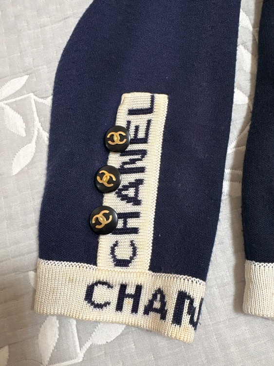シャネルカーディガン（古着・ファッション）の商品画像 - 査定依頼日：2025年12月22日 - 最高査定価格：30,000円