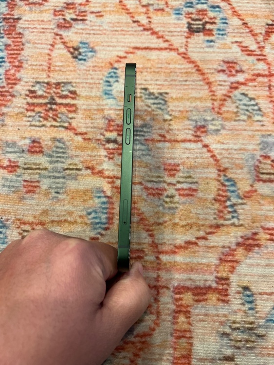 iPhone13（スマホ）の商品画像 - 査定依頼日：2026年3月8日 - 最高査定価格：20,000円