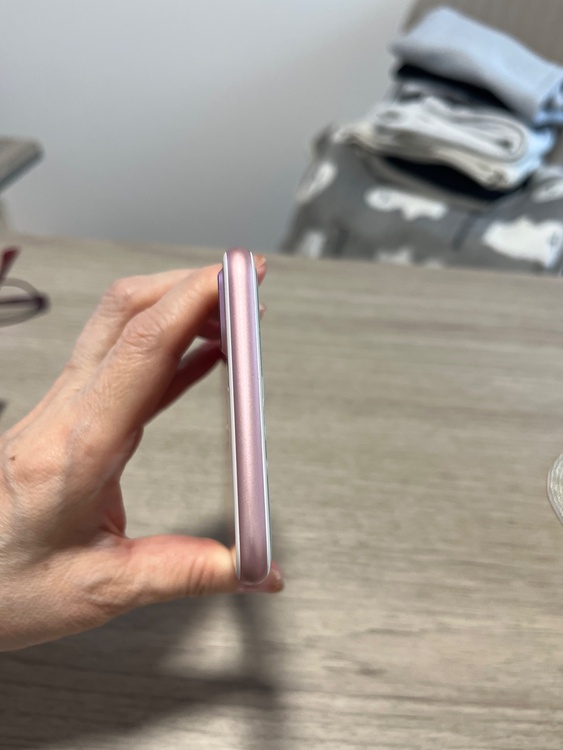 iPhone iPhoneXS Max 256GB au（スマホ）の商品画像 - 査定依頼日：2026年8月21日 - 最高査定価格：17,500円