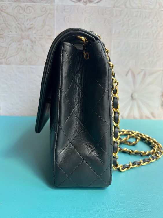 ダイアナフラップ　マトラッセ チェーンショルダー　ミニポーチ付き（ブランドバッグ）の商品画像 - 査定依頼日：2025年9月1日 - 最高査定価格：230,000円