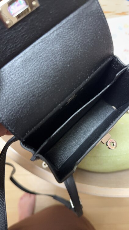 ケリーマルチポケットトゥーゴー（ブランドバッグ）の商品画像 - 査定依頼日：2025年3月9日 - 最高査定価格：1,050,000円