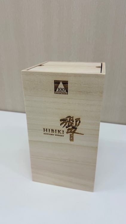 響 100周年記念（お酒）の商品画像 - 査定依頼日：2026年8月1日 - 最高査定価格：295,000円