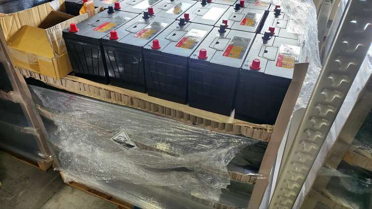 DELKOR製 鉛畜MFバッテリー 115D31L（カー用品）の商品画像 - 査定依頼日：2024年12月9日 - 最高査定価格：50,000円