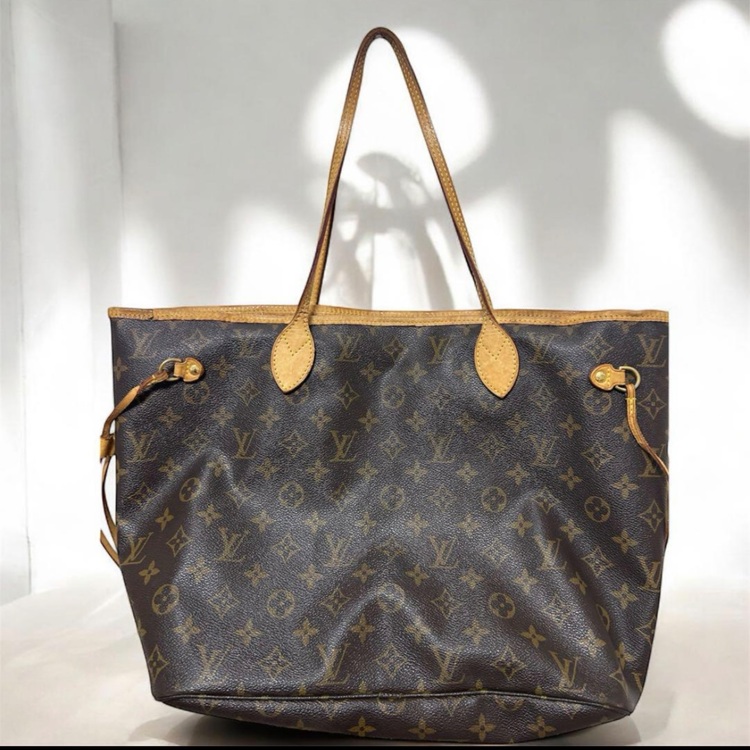 ネヴァーフルトートバッグ MM（ブランドバッグ）の商品画像 - 査定依頼日：2025年10月13日 - 最高査定価格：45,000円