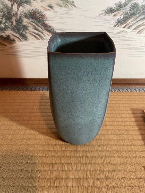 花瓶（美術品・骨董品）の商品画像 - 査定依頼日：2026年4月22日 - 最高査定価格：1,000円