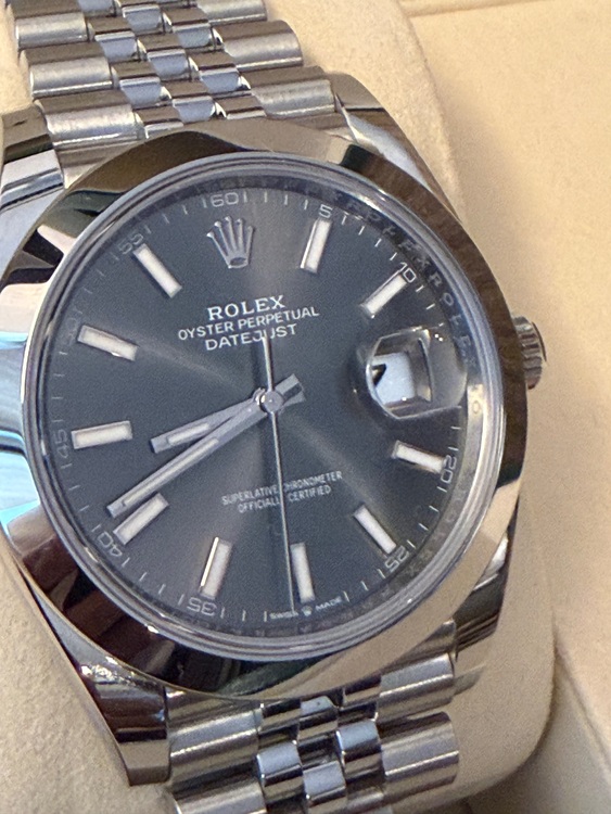 ロレックス デイトジャスト 126300（高級時計）の商品画像 - 査定依頼日：2025年11月20日 - 最高査定価格：1,610,000円