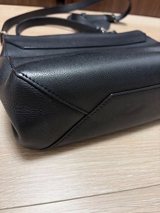 ロックミー（ブランドバッグ）の商品画像 - 査定依頼日：2026年3月23日 - 最高査定価格：150,000円