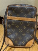 ダヌーヴ（ブランドバッグ）の商品画像 - 査定依頼日：2025年10月16日 - 最高査定価格：20,000円