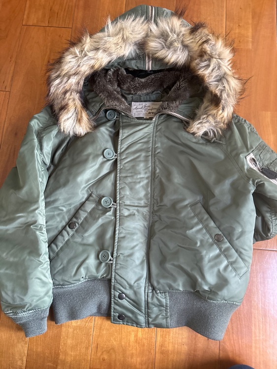 アヴィレックス（古着・ファッション）の商品画像 - 査定依頼日：2025年11月16日 - 最高査定価格：2,000円