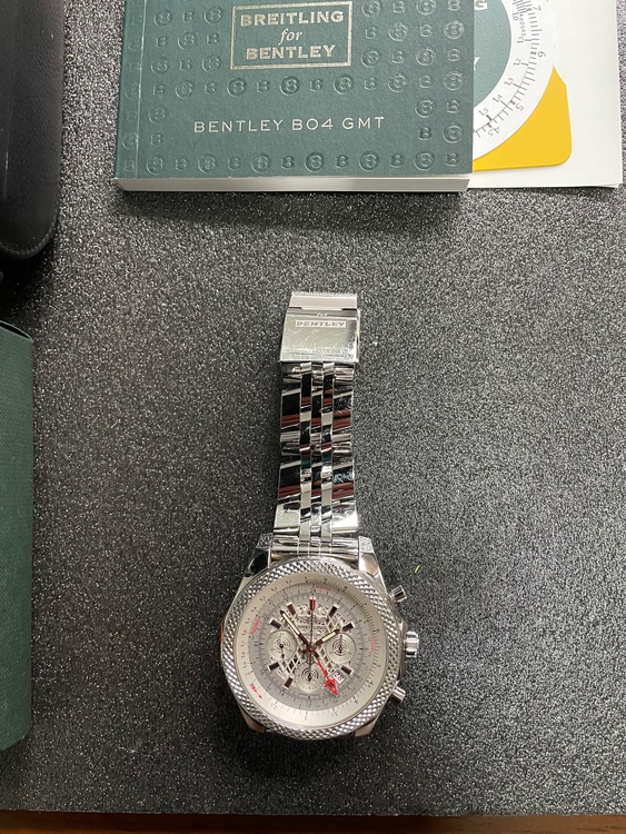 ベントレー B04 GMT (Bentley B04 GMT)（高級時計）の商品画像 - 査定依頼日：2026年2月13日 - 最高査定価格：720,000円