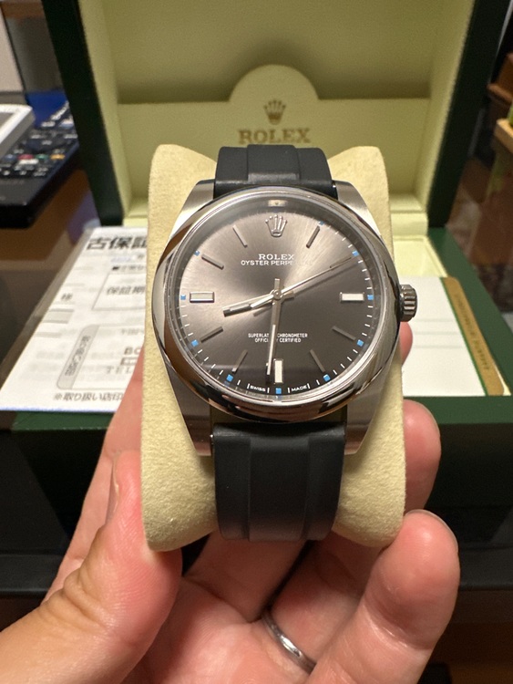 ロレックス パーペチュアル 114300（高級時計）の商品画像 - 査定依頼日：2025年6月24日 - 最高査定価格：1,100,000円