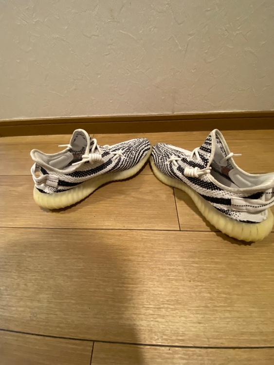 イージーブースト350v2ゼブラ（古着・ファッション）の商品画像 - 査定依頼日：2025年8月5日 - 最高査定価格：100,000円