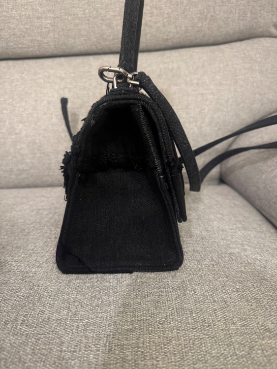 バレンシアガ  （ブランドバッグ）の商品画像 - 査定依頼日：2026年3月28日 - 最高査定価格：132,000円