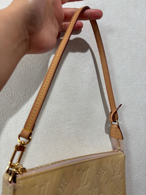 ヴェルニ　ポシェット　アクセソワール（ブランドバッグ）の商品画像 - 査定依頼日：2026年9月14日 - 最高査定価格：100,000円