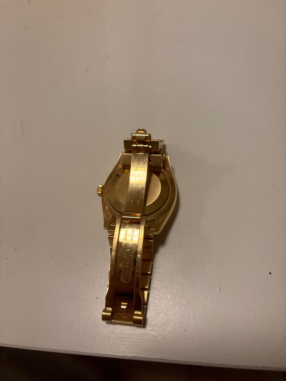 ロレックス デイデイト 128238（高級時計）の商品画像 - 査定依頼日：2025年6月10日 - 最高査定価格：4,500,000円