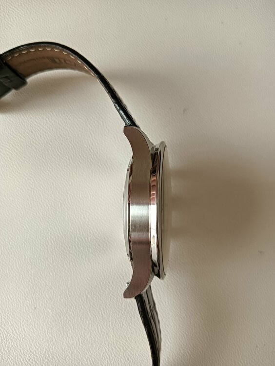 IWC ポルトギーゼ iw37401（高級時計）の商品画像 - 査定依頼日：2026年4月2日 - 最高査定価格：490,000円