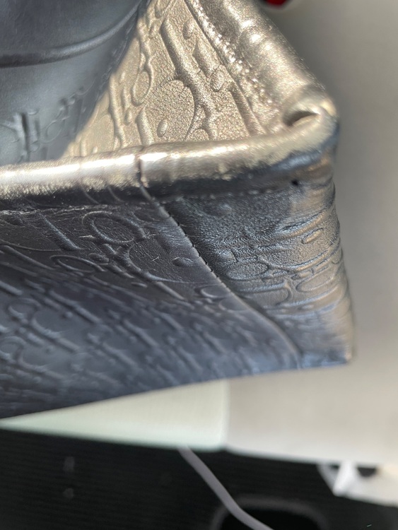 ブックトート 黒レザー ラージ（ブランドバッグ）の商品画像 - 査定依頼日：2025年6月19日 - 最高査定価格：170,000円