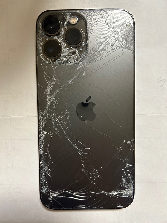 iPhone iPhone 13 Pro Max 128GB SIMフリー（スマホ）の商品画像 - 査定依頼日：2026年9月17日 - 最高査定価格：32,500円