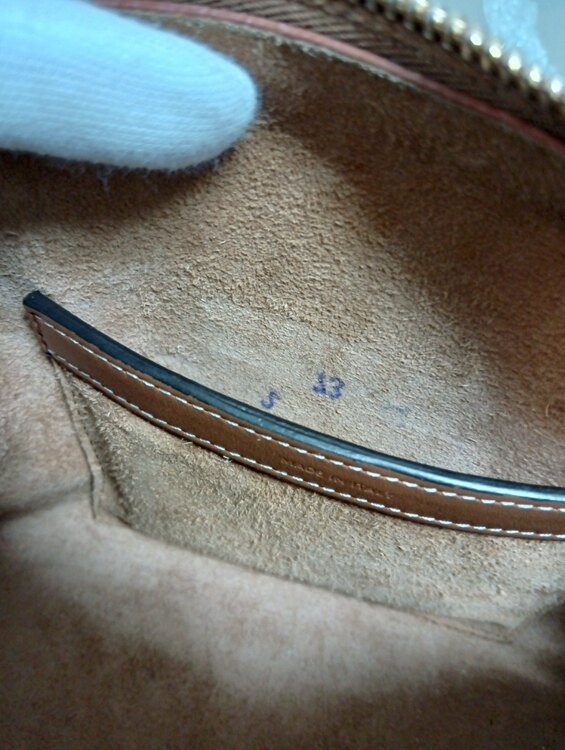 スモール ボストン / スムースカーフスキン（ブランドバッグ）の商品画像 - 査定依頼日：2025年2月9日 - 最高査定価格：200,000円