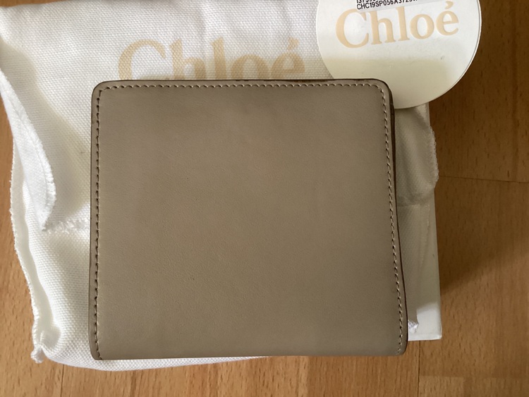 お財布（ブランド財布・小物）の商品画像 - 査定依頼日：2025年6月17日 - 最高査定価格：3,500円