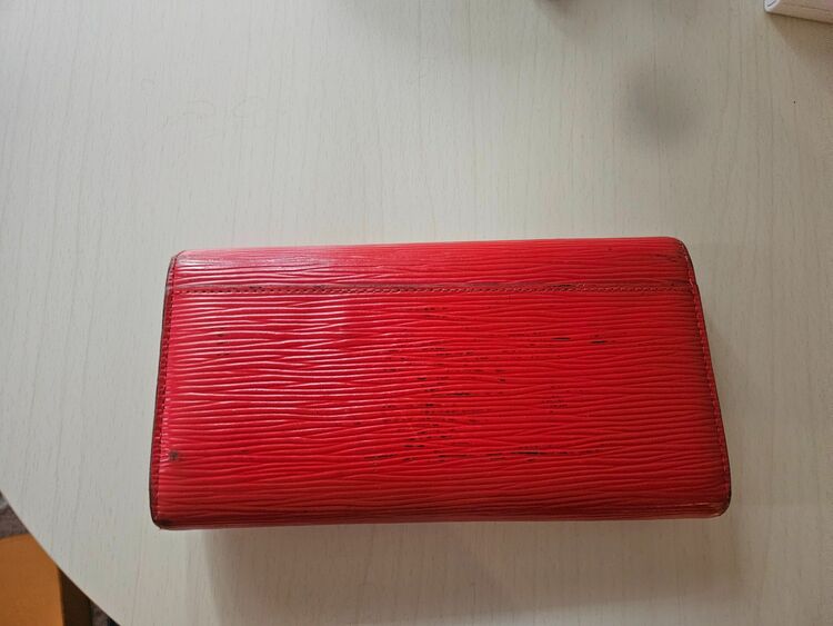 ルイヴィトン エピ （ブランドバッグ）の商品画像 - 査定依頼日：2025年7月20日 - 最高査定価格：25,000円